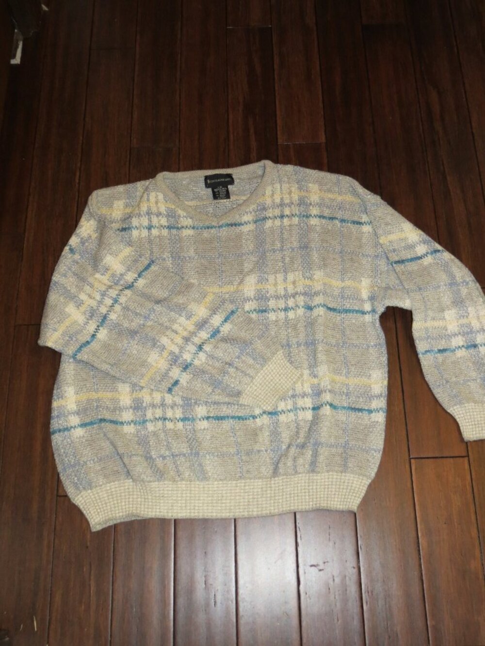 Vintage Conte de Milano Men’s Large V Neck Sweater Great Preworn Condition Italy
